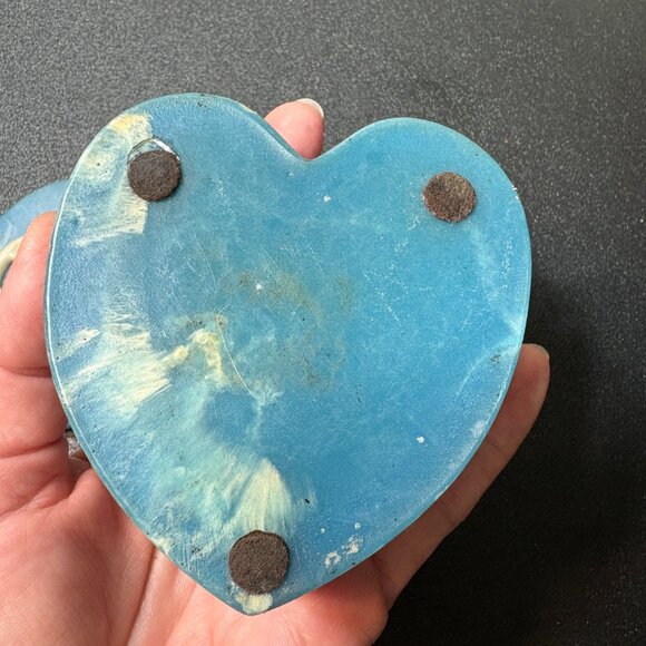 DISNEY Snow White Heart Shaped Soapstone Trinket Box - Picture 4 of 7